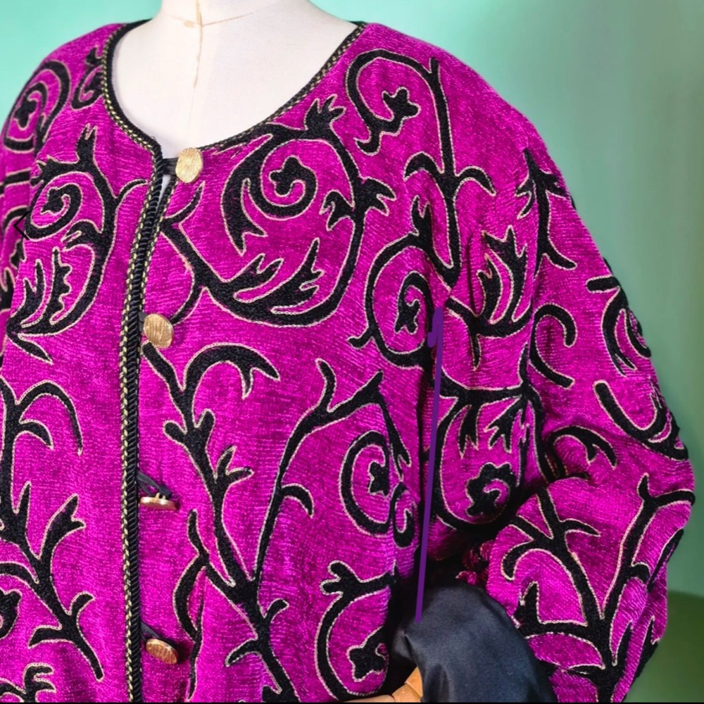 Maggie Barnes luxurious textured jacket/top plus size with statement buttons